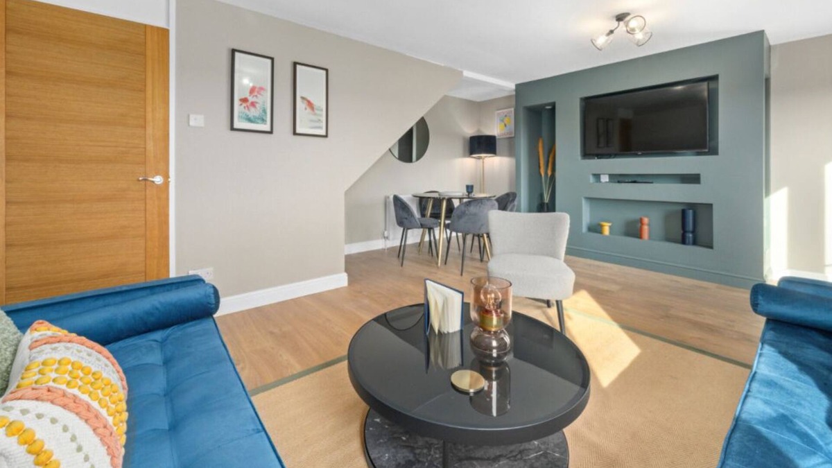 Glenrothes House | Stylish 3 Bedroom Home+Garden