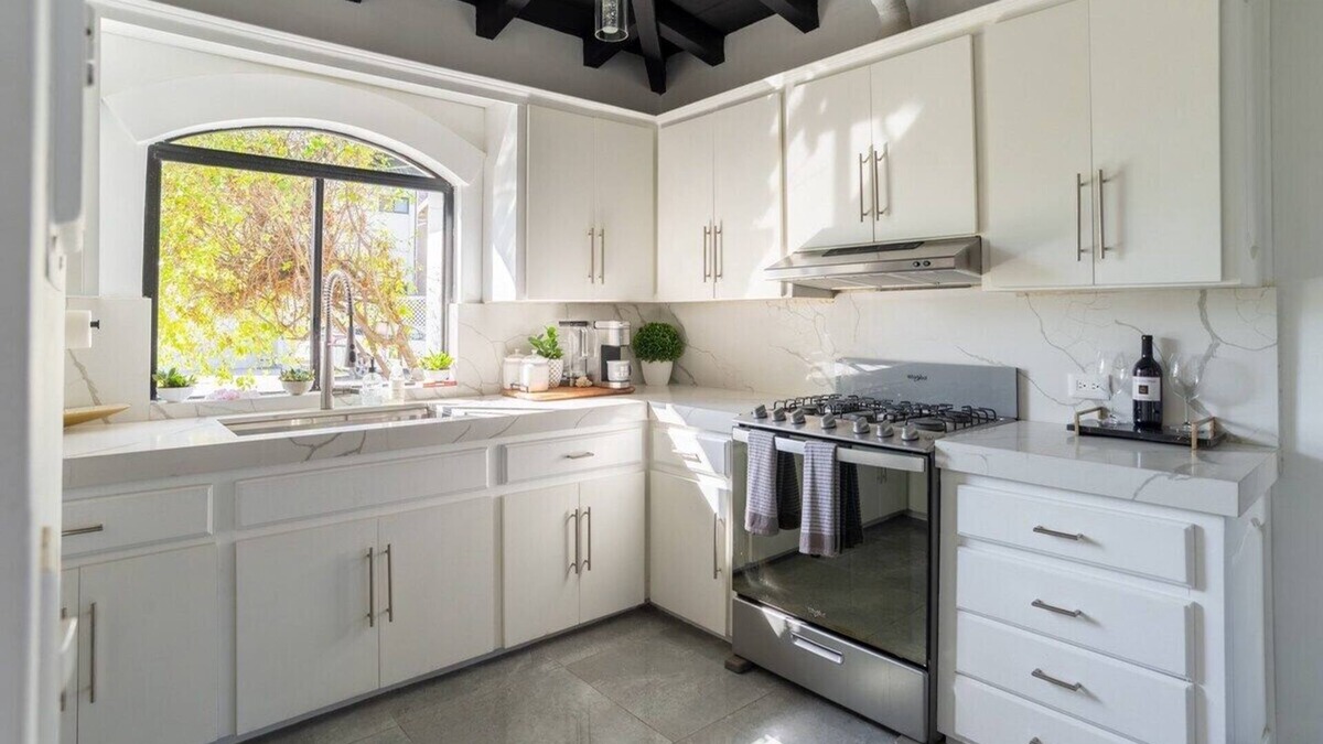 Ensenada House | Stylish 3 bedroom home with a fireplace downtown