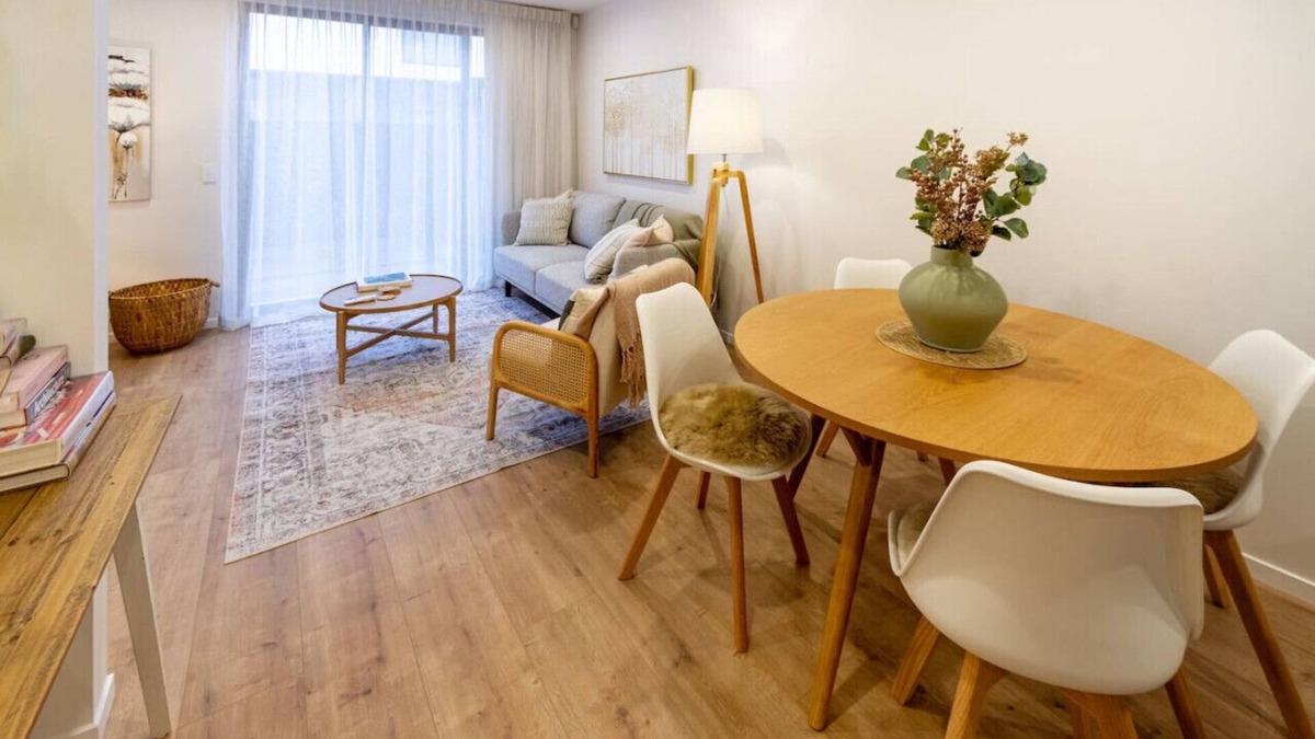 Merivale House | Stylish 3-Bedroom Home in Prime City with Garage