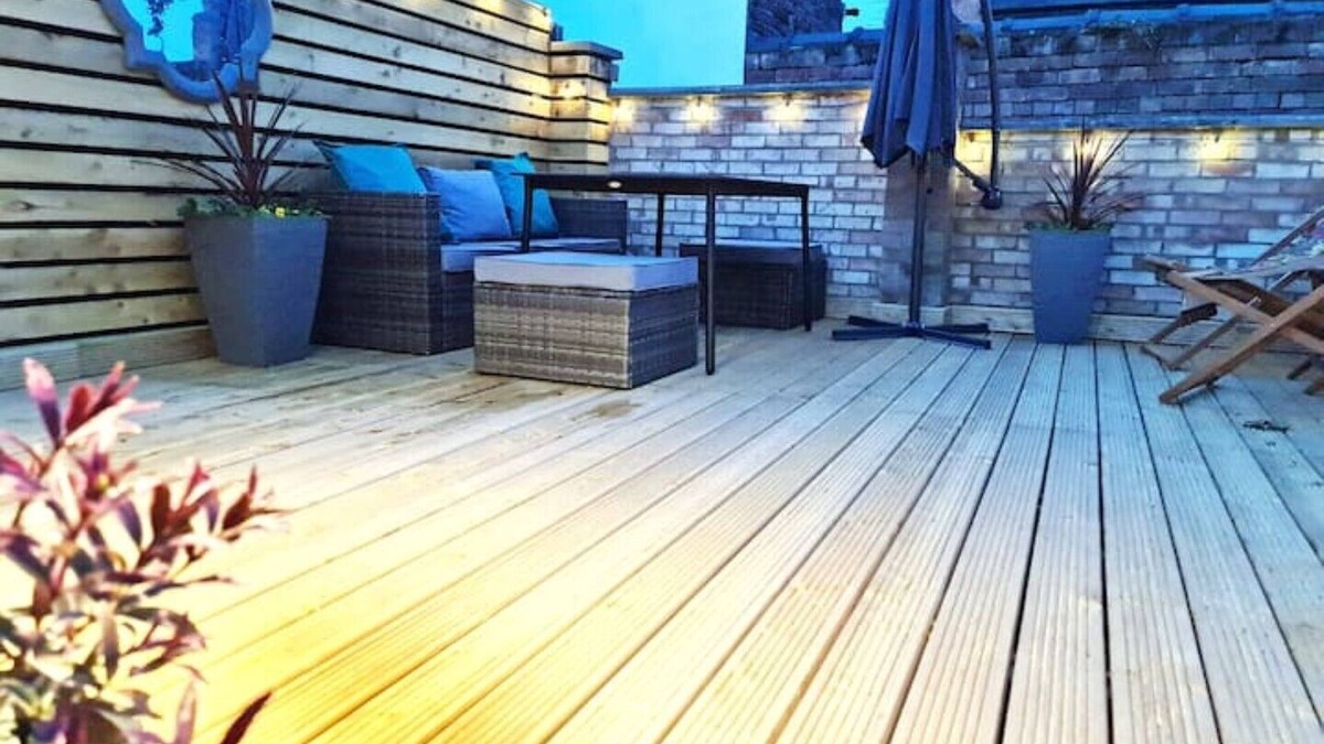 Lincoln House | Stylish 3 Bedroom Victorian Villa with hot tub