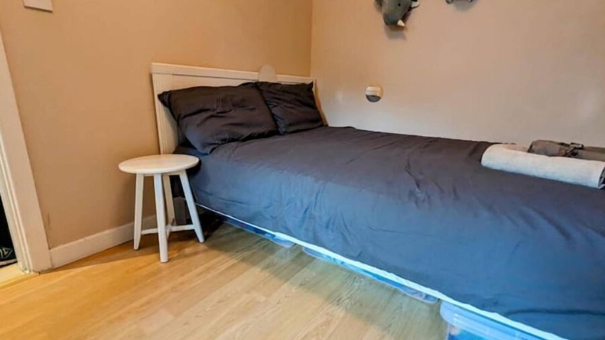 Sandycove House | Stylish 3BR Dun Laoghaire Home Nr. Beach & Train