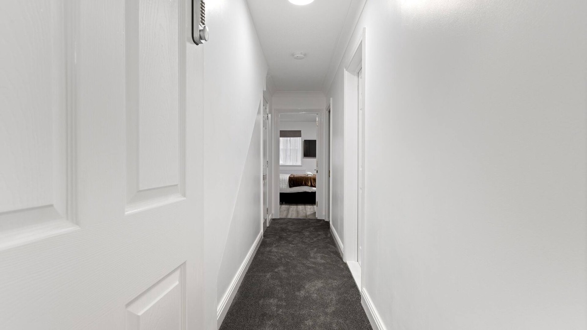 Hale House | Stylish 4 bed 3 bath- Mill Hill