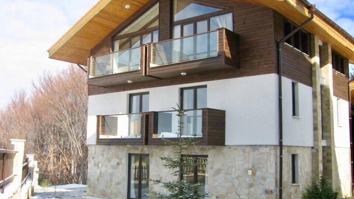 Maritsa Ski Chalet | Stylish 4 bed Large Chalet (sleeps 11)