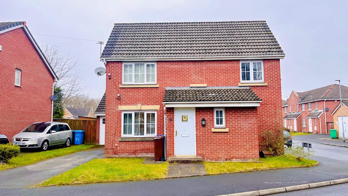 Belle Vue House | Stylish 4-Bed Retreat – 15 Mins to AO Arena & Manchester City Centre!"
