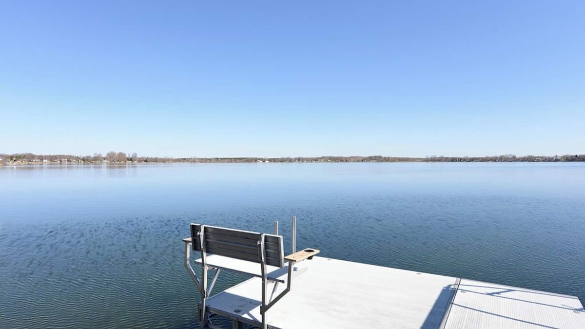 Richwood Cabin | Stylish 4-bedroom cabin with AC, WiFi & boat rental available!