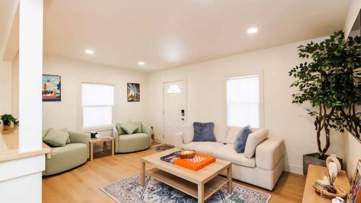 Mehlville House | Stylish 4 Bedroom Family Home Long stays welcome