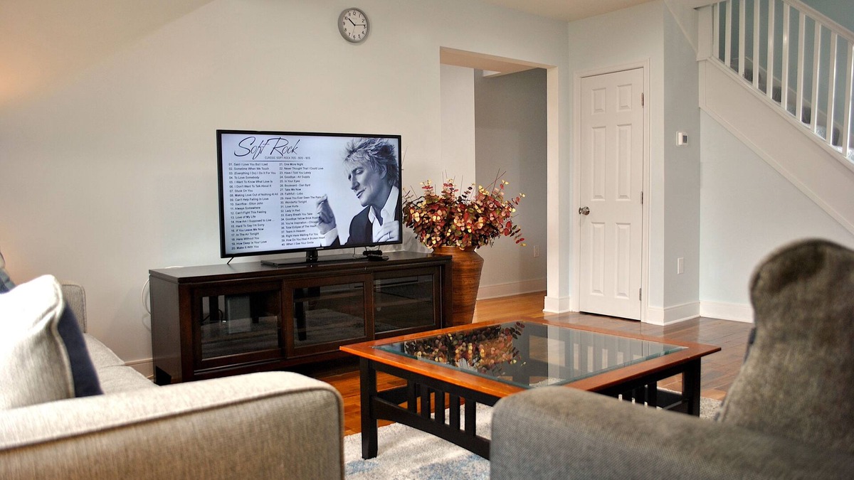 Catonsville House | Stylish 4-bedroom whole house with plenty of parking
