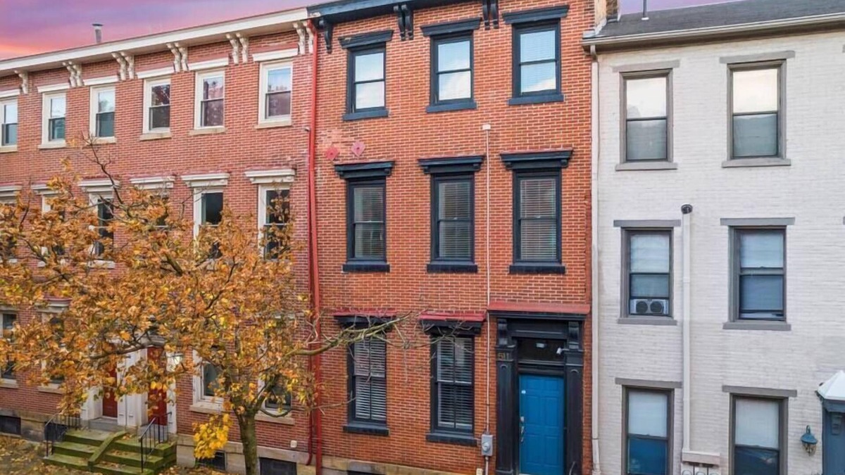 East Allegheny House | Stylish 4Bdr Loft Home, North Shore, City Skyline
