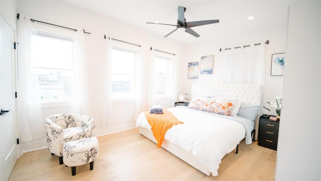 Park View Villa | Stylish 4BR 4BA Rooftop Deck & Private Parking!