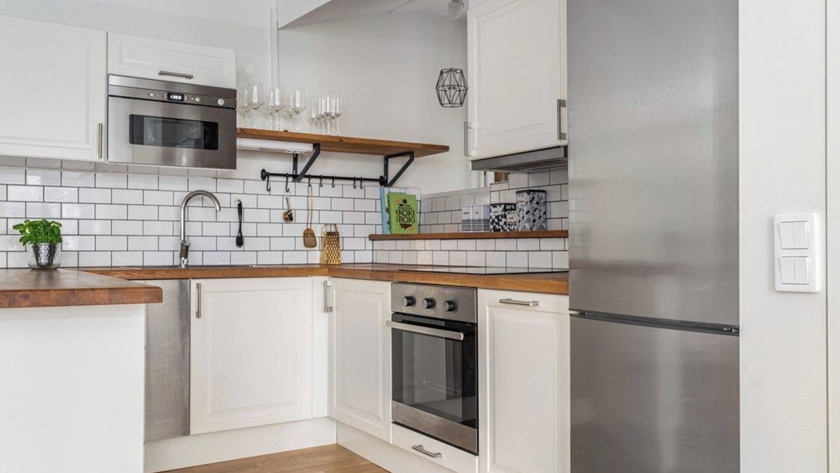 Norrmalm Apartment | Stylish 53m² apartment, four minutes from Drottninggatan!