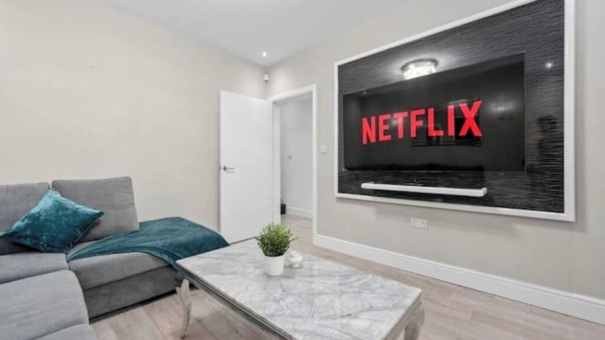 Rusholme House | Stylish 5BR with free parking and WiFi