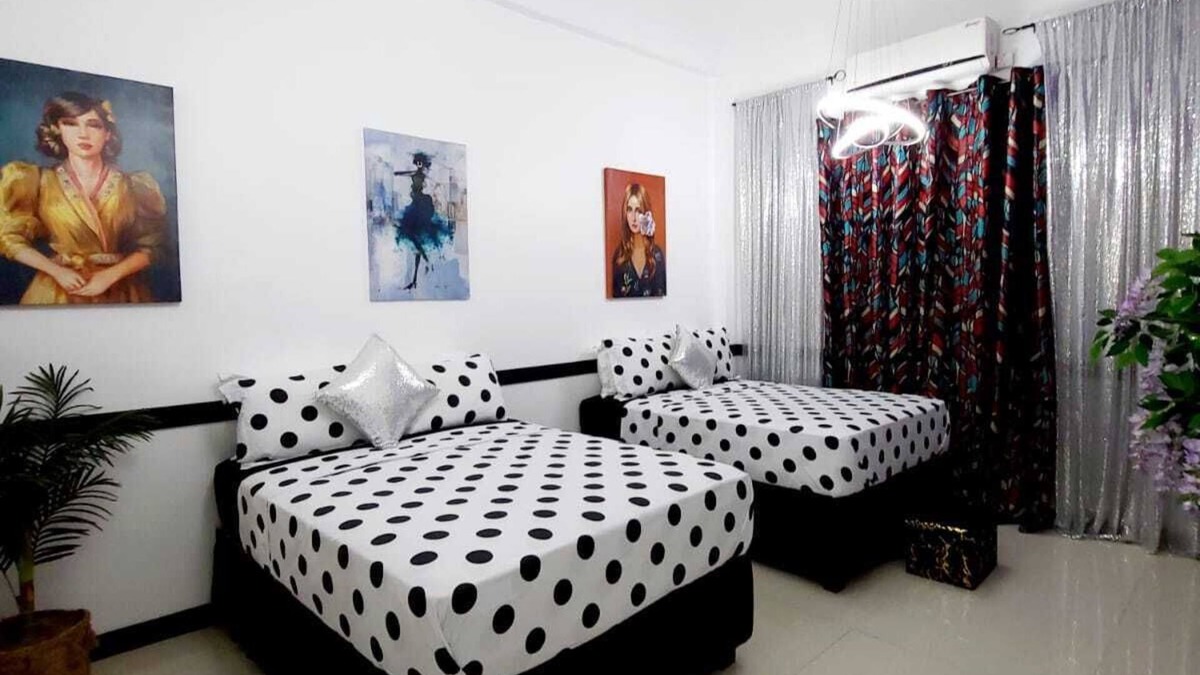 Eastwood Park Villa | Stylish 7BR Home In Halfway Tree @Kingston Manor