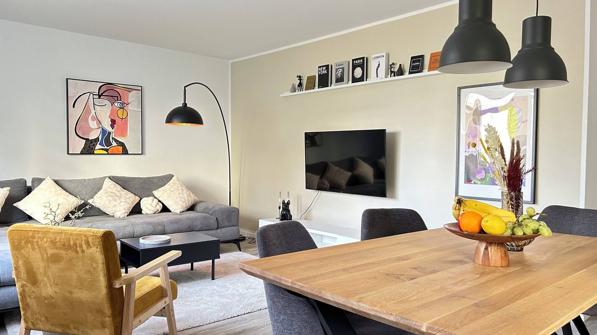 Aue Apartment | Stylish 80 m² designer apartment with balcony in the heart of Durlach