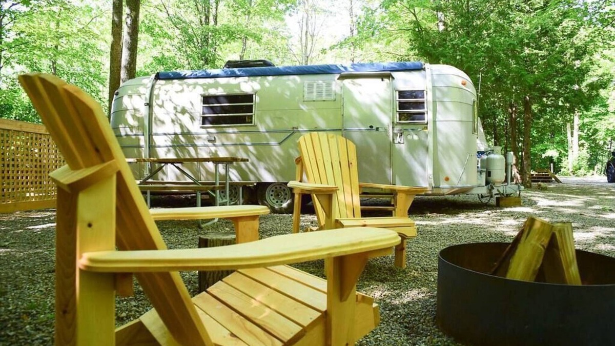 Miller Lake House | Stylish Airstream Stay | Close to Tobermory Grotto