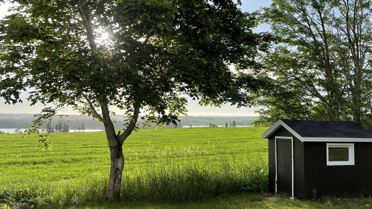 Warren Grove House | Stylish and charming place to relax, central to many of PEI’s best attractions.
