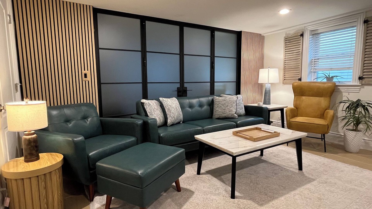 Long Beach Apartment | Stylish and comfortable 2BR APT Steps to the beach!