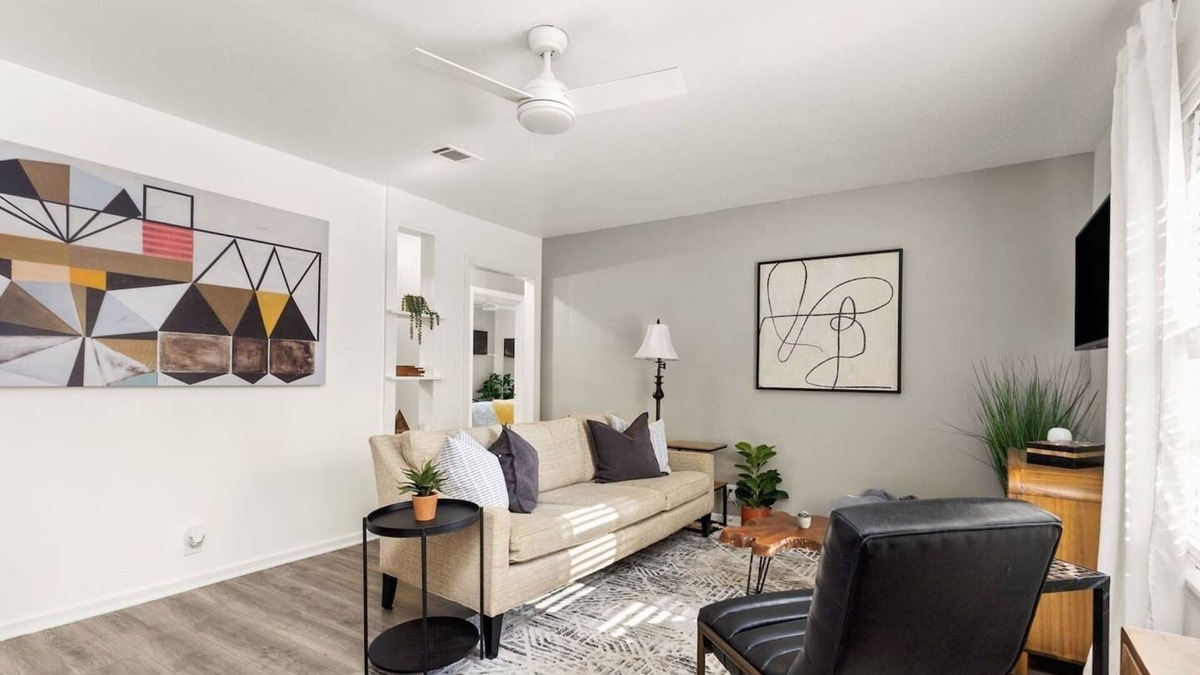 MLK House | Stylish and Cozy 2BR in Vibrant East Austin
