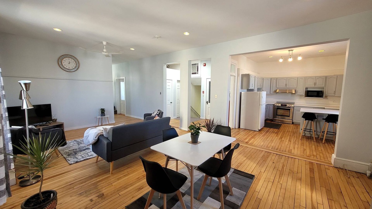 Queens Apartment | Stylish and gorgeous, and centrally located apartment