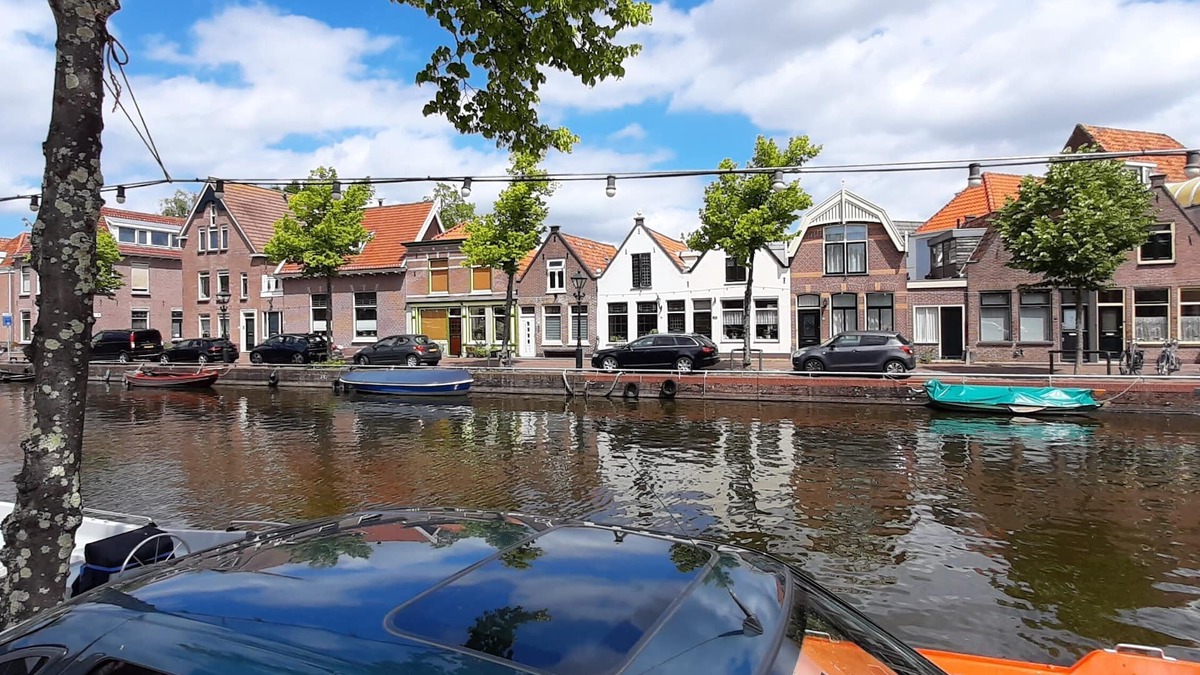 Alkmaar House | Stylish and lovely canal house