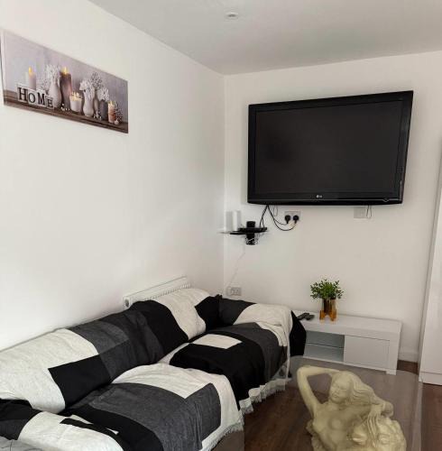 Bletchley Apartment | Stylish and Modern Space