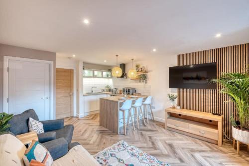 Pontrilas Apartment | Stylish and modern city centre apartment with easy parking