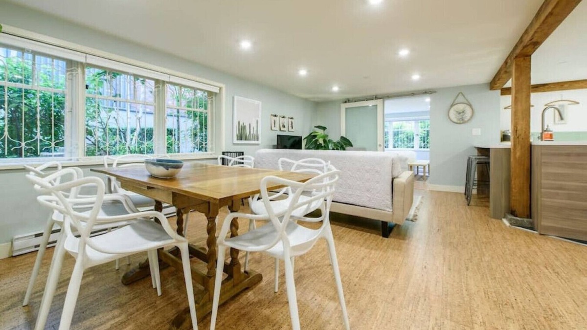 West End Apartment | Stylish and Modern Two Bedroom West End Suite