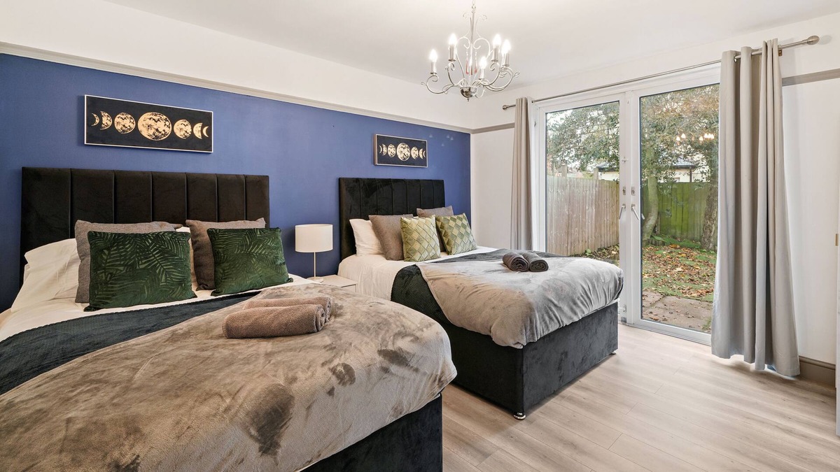 Forest Fields House | Stylish and Sleek 4 Bed House in Nottingham