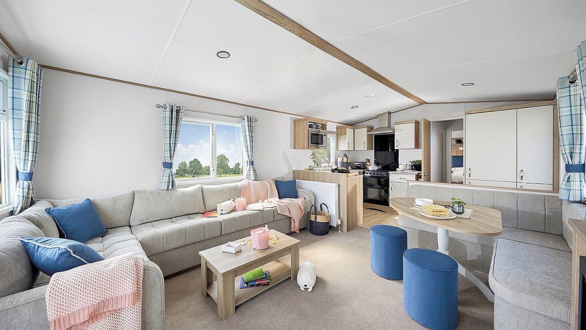 Narberth House | Stylish and spacious 12ft-wide caravan with one double and two twin.