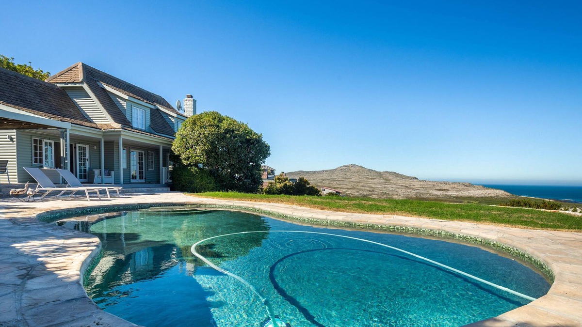 Scarborough House | Stylish and Spacious Luxury Bungalow with Pool and Sea views