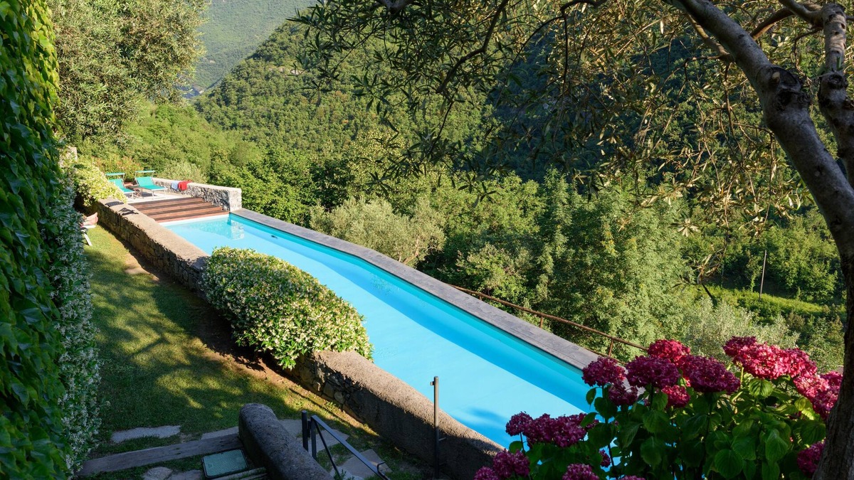 Castelbianco Apartment | Stylish apartments in the heart of the medieval village of Colletta