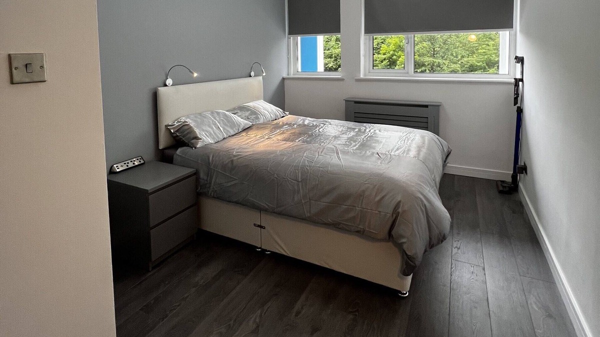 Baguley Apartment | Stylish Apartment for 3 Guests With Parking, Close to City Center, MCR Airport