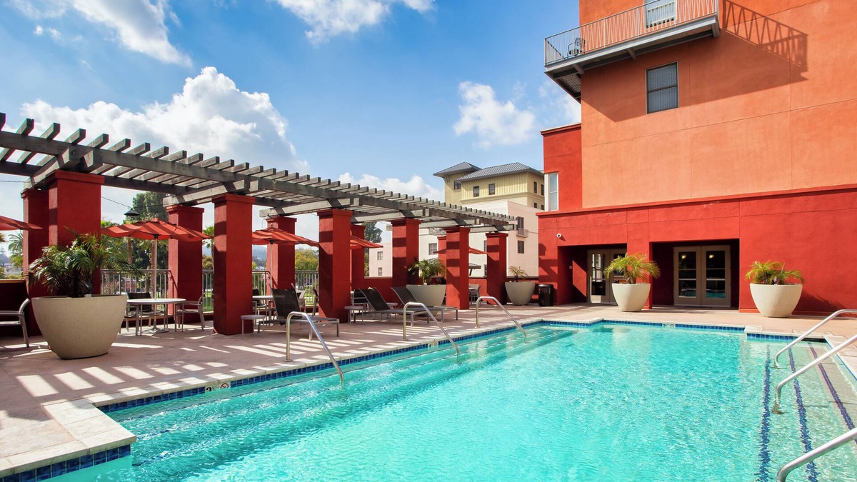 Old Pasadena Apartment | Stylish Apartment/Great Location/WiFi/Self Check In-Out/High Cleanliness Stdrs!