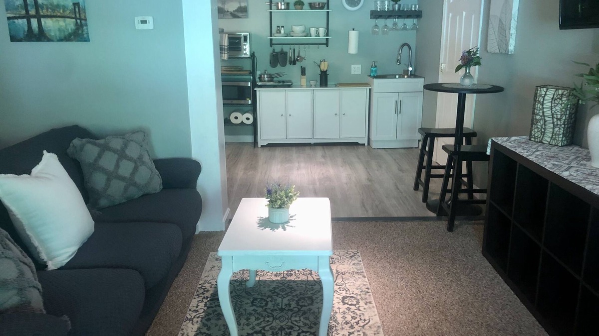 Blueberry Estates Apartment | Stylish apartment in a beautiful neighborhood near Lake Ossipee