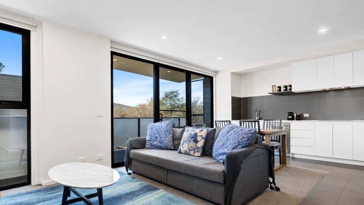 Braddon Apartment | Stylish Apartment in Braddon City Center