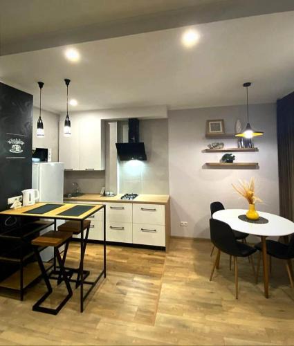 Degtyari Apartment | Stylish apartment in the historic center