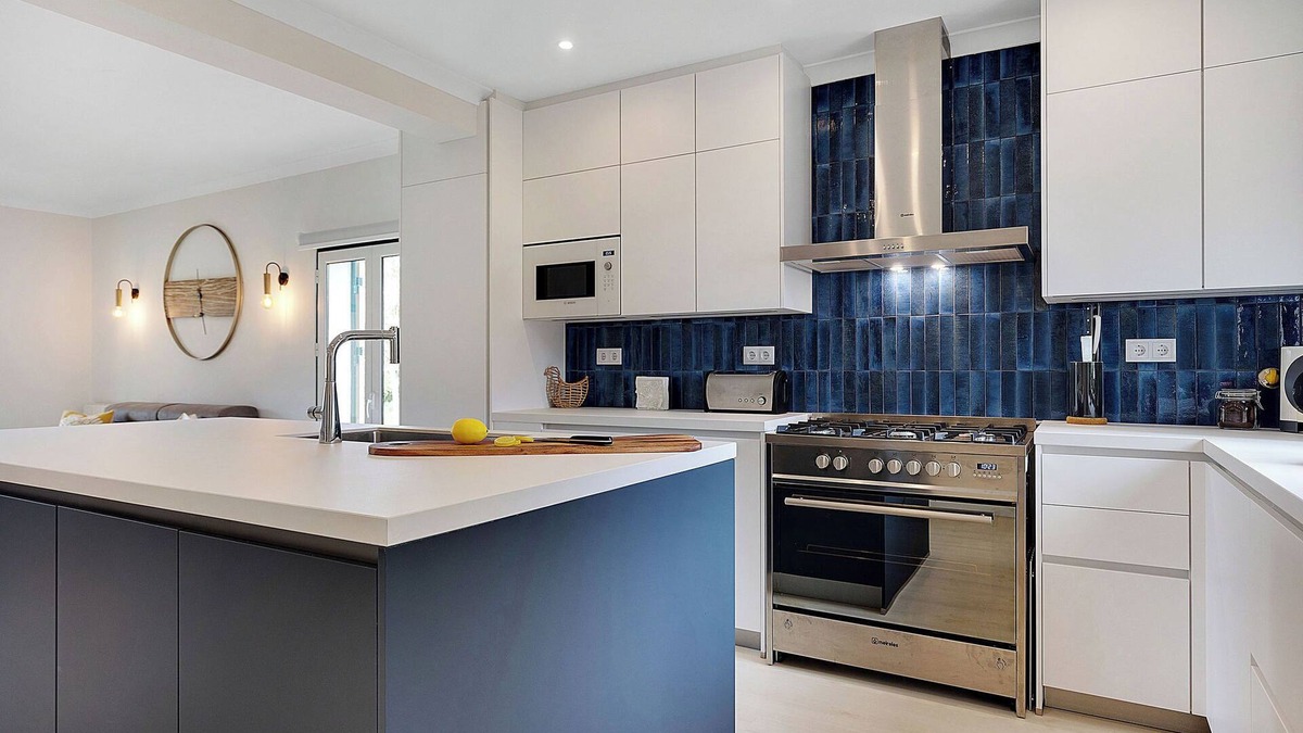 Estombar Apartment | STYLISH APARTMENT SLEEPS 6/2 Bedrooms/2 Bathrooms Gramacho Golf Resort