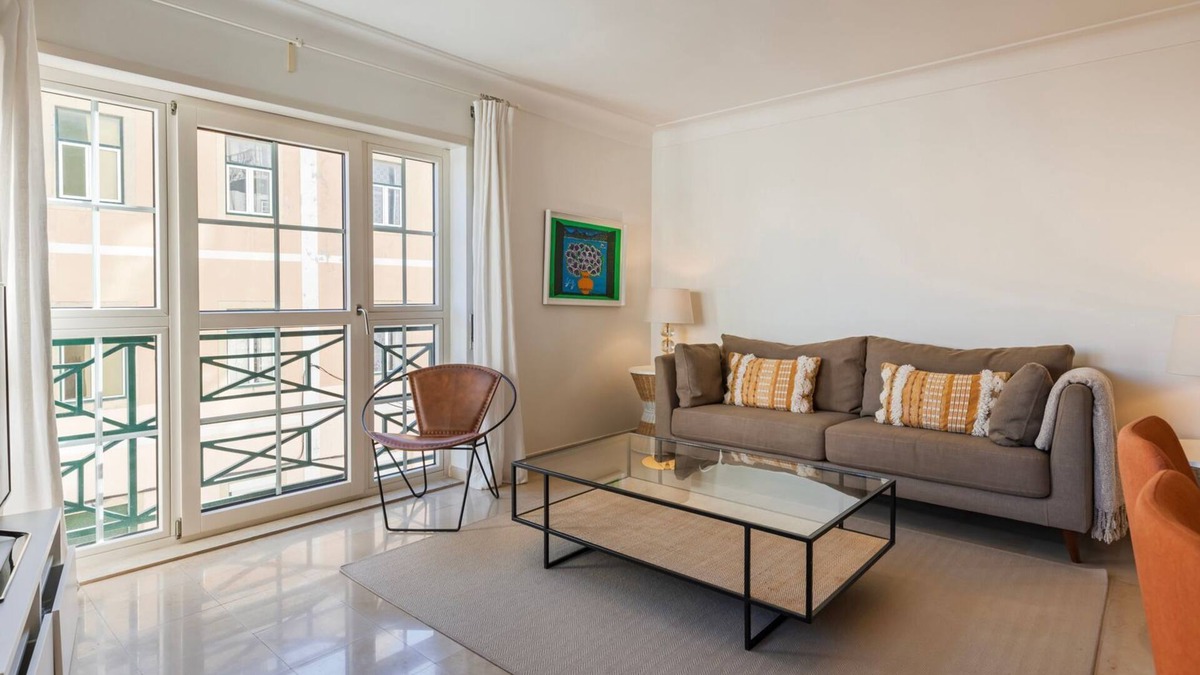 Alfama Apartment | Stylish Apartment w/Parking by LovelyStay