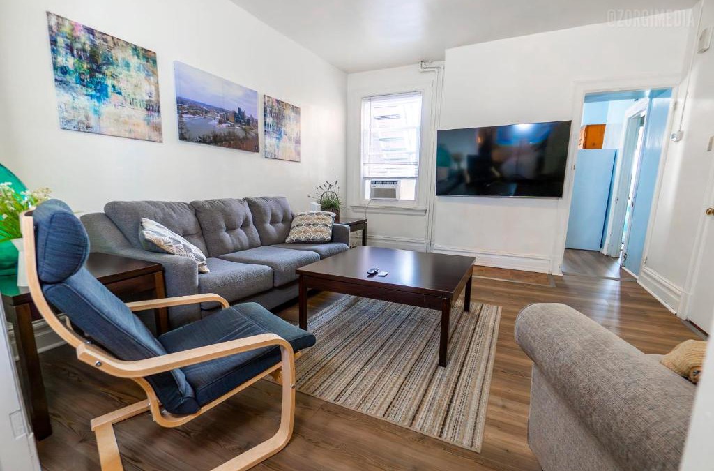 Bloomfield Apartment | Stylish Apt - 2 Queen Bed - Easy Hospital Access