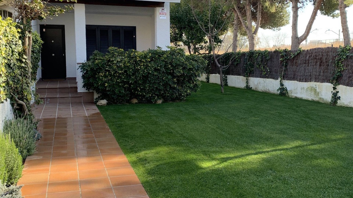 Cubelles House | 'Stylish Beach House 600 m from the Sea' with Garden & Wi-Fi
