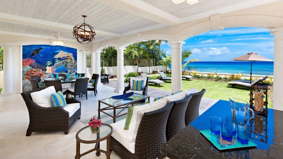 Reeds Bay Villa | Stylish Beachfront Villa with Plunge Pool - Still Fathoms (4 bed)