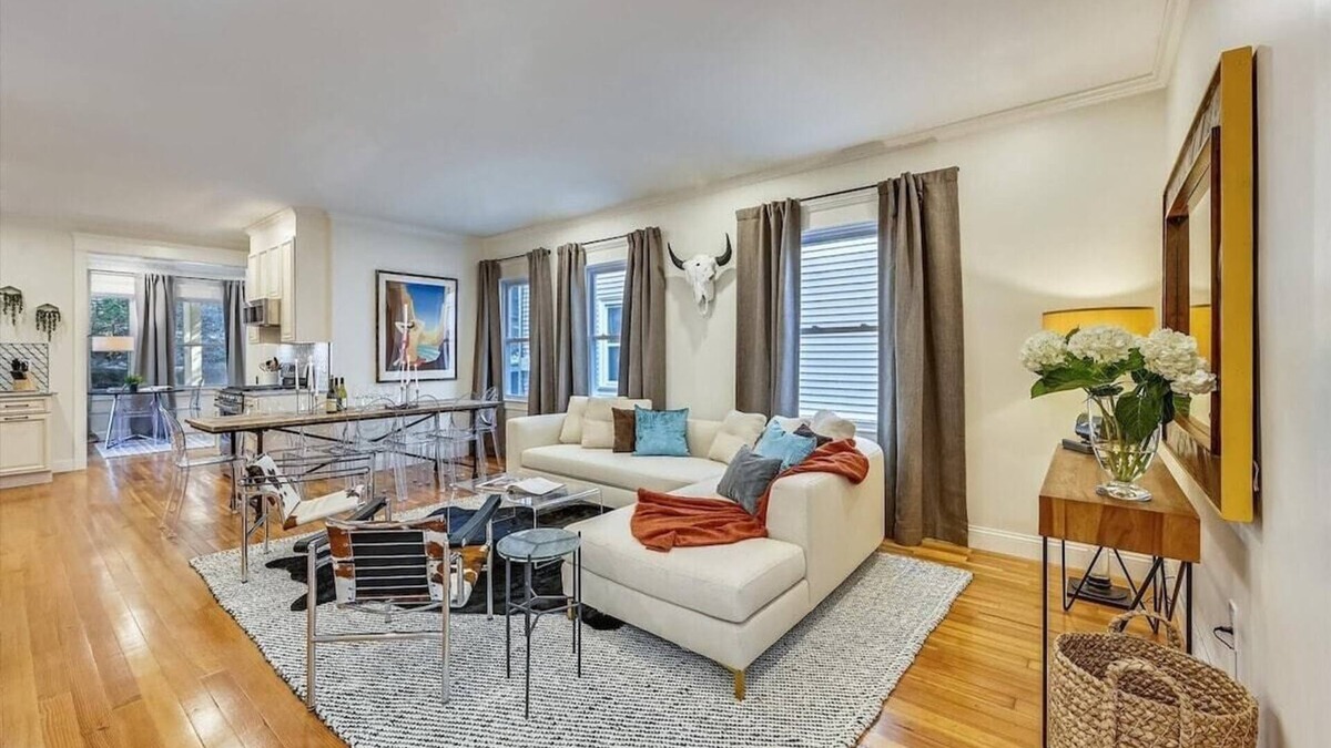 Forest Hills - Woodbourne Condo | Stylish Boston Renovation | Near T