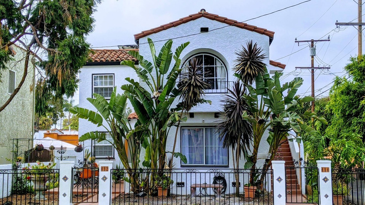 South Wrigley House | Stylish bright 3 bedrooms Wrigley historical district