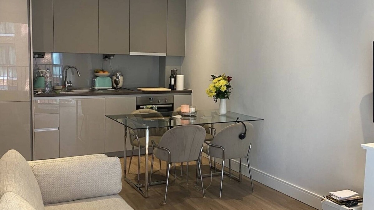 Sands End Apartment | Stylish Chelsea Studio Flat