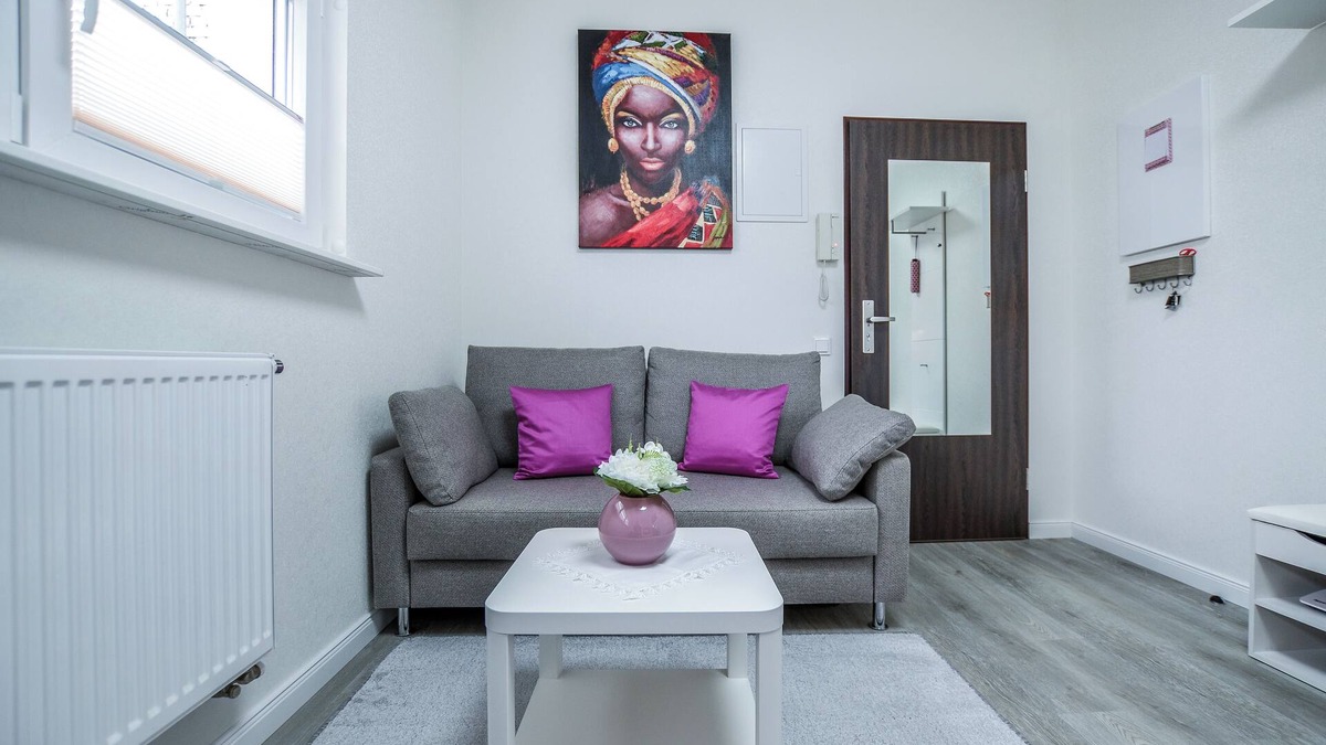 Niehl Apartment | Stylish & chic, 2 room terrace apartment, 4 persons, subway 2 minutes walk