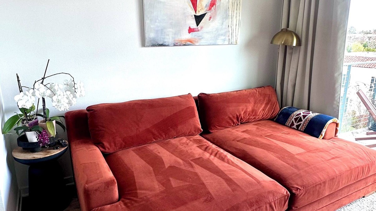 Carthay Circle Apartment | Stylish & Chic Next to LACMA