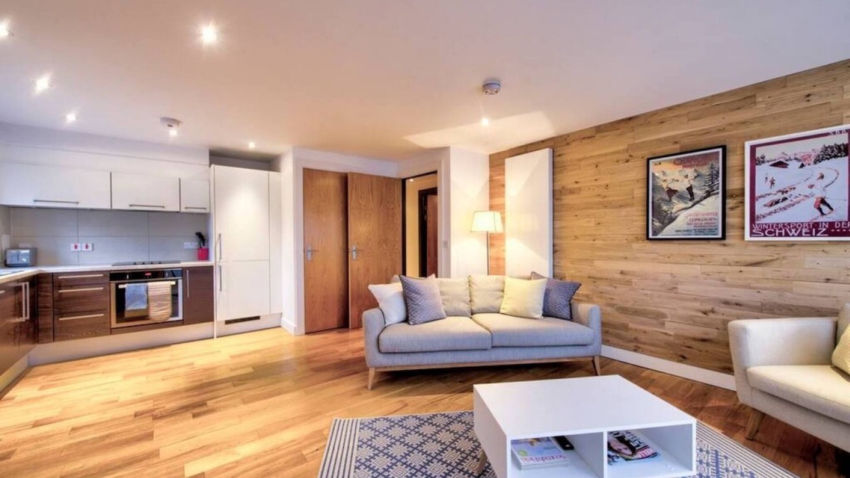 Bonnington Apartment | Stylish City Centre Apartment for Two