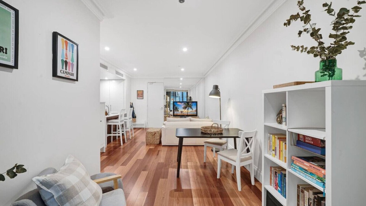 Kings Cross Apartment | Stylish City Escape with Private Courtyard