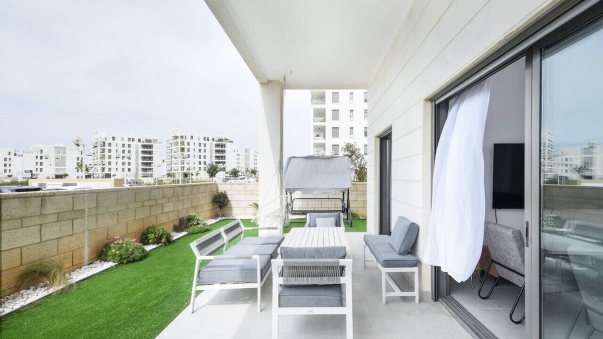 Nahariya Apartment | Stylish Coastal Oasis