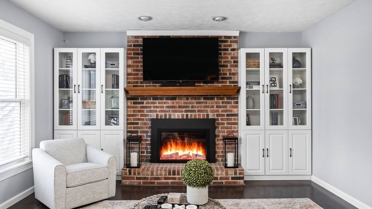 Carmel House | Stylish Comfort and Hot Tub at Clay Terrace