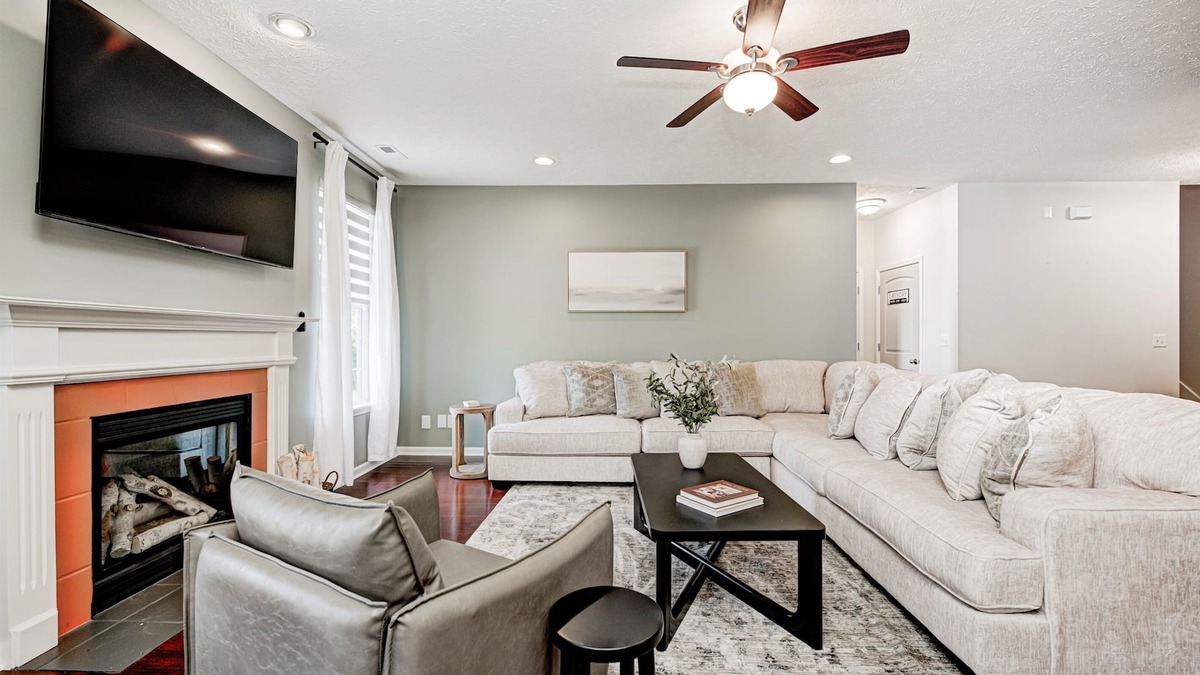 Acton House | Stylish Comfort in Southeast Indy!